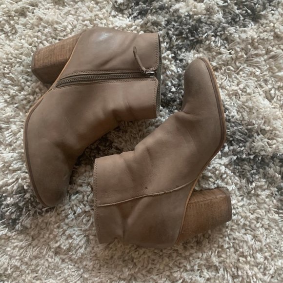 BP. 'Trolley' Bootie Tan/Grey Leather - Picture 2 of 11